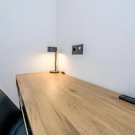 Charming & Modern Adriana