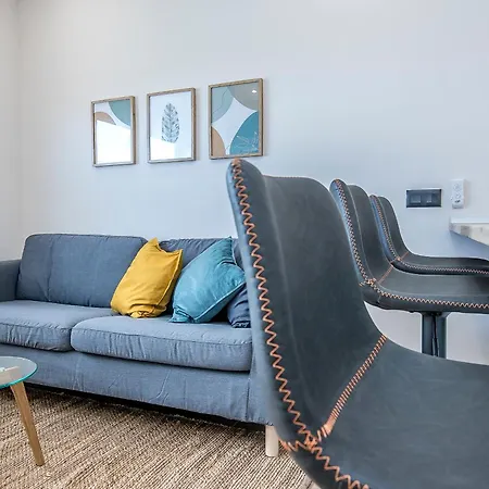 Charming & Modern Adriana